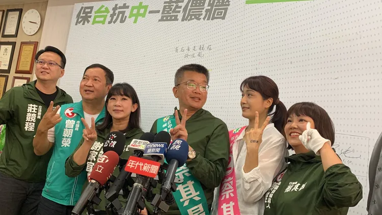 蔡其昌與老婆黃廷玉舉手投足默契十足。曾雪蒨攝