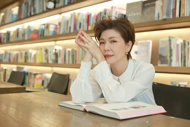 她認為當時的師母應該是生病了，想到此就能原諒對方。朱世閎攝