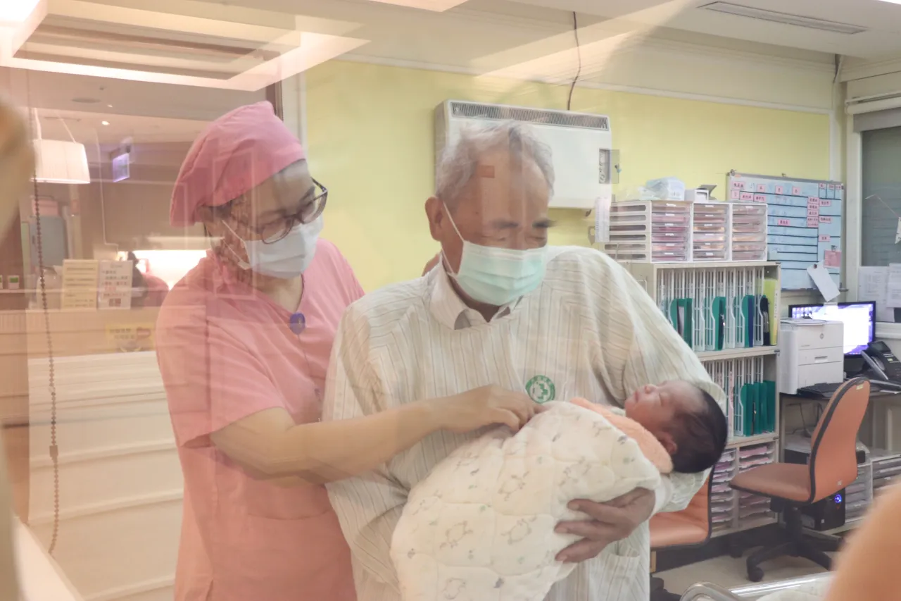 夫妻結婚後正常性行為一年仍不孕可找不孕症專科醫師協助。茂盛醫院提供