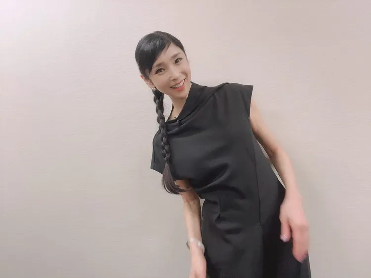張震透露與即將來台參加金馬獎的日本女星黑木瞳有私交。翻攝hitomikofficial IG