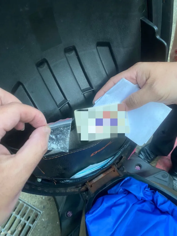 警方在車廂內搜出安非他命。翻攝畫面