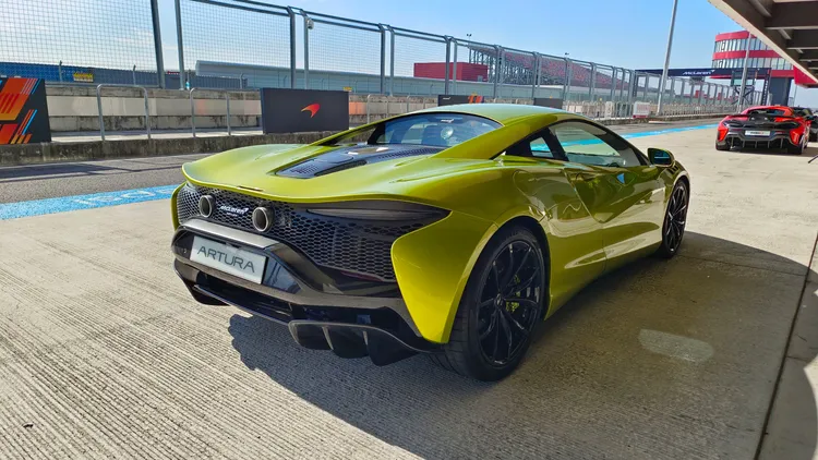 極度輕量化的MCLA車台整體僅重82公斤。翁玉信攝