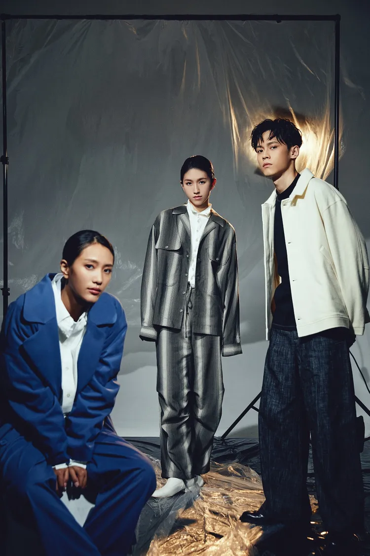 金馬59遞獎大使黃珮琪（左起）、黃稚玲、黃雋智一同合照。金馬執委會提供