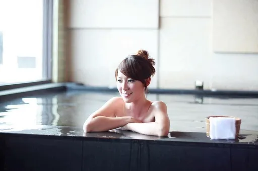 泡湯趣|淡水漁人碼頭也有黃金美人湯 連鎖飯店秋日限定、一泊二食7999元