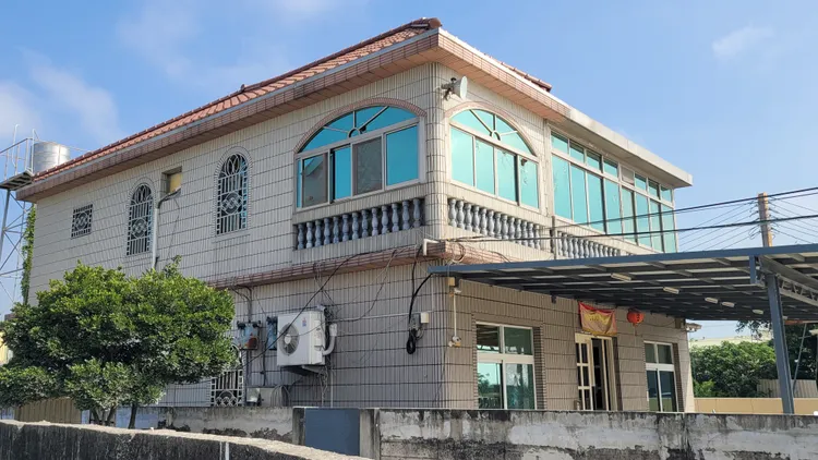 郭再欽原廠房被開58槍。資料照