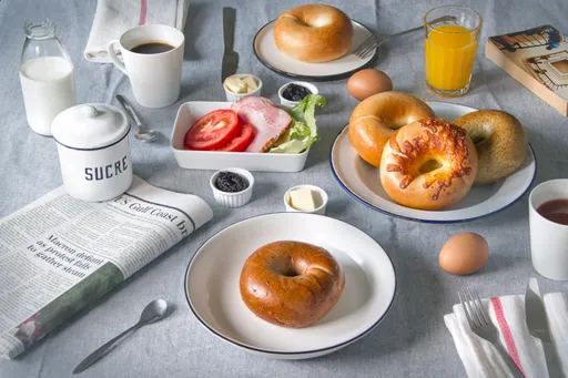 便利商店攜手知名貝果品牌 線上發售限量組合秒殺賣光