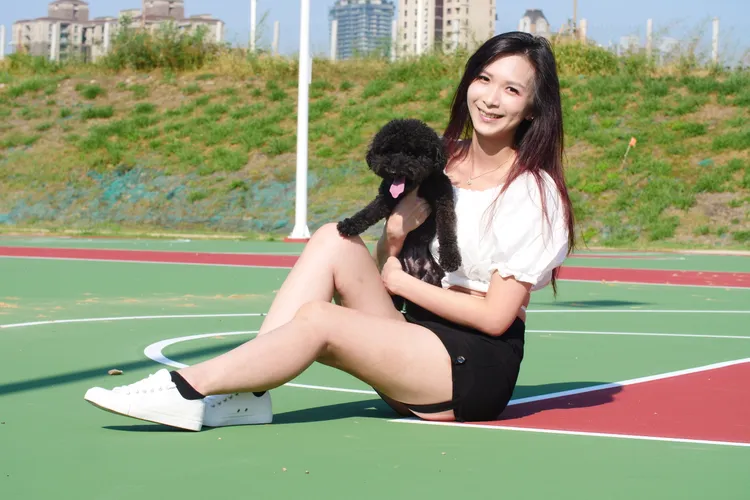 林言臻雙腿白皙無瑕。張喆喜攝