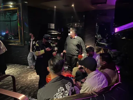 信義分局周末大掃蕩 讓狡猾通緝犯、毒品犯無所遁逃