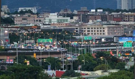 跨年交通|返鄉出遊車潮湧現!省道「15地雷路段」能閃就閃 蘇花、南迴入列