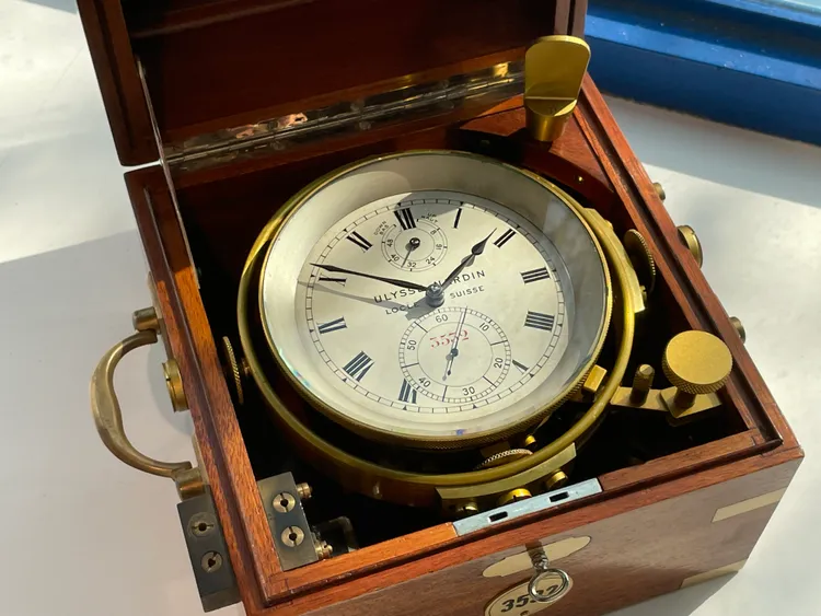 今來台展出的雅典古董航海鐘，製造於1939年，編號為3532，128萬9700元。陳張眾攝