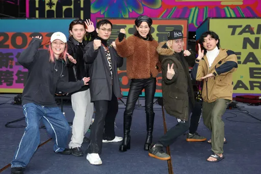 彭佳慧臺北跨年晚會冒雨彩排 合體美秀集團超嗨:想脫了衣服