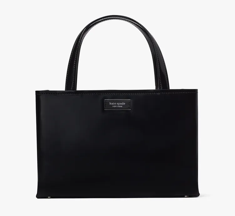 2022年秋季系列新款sam黑色皮革手提包，1萬3700元。品牌提供