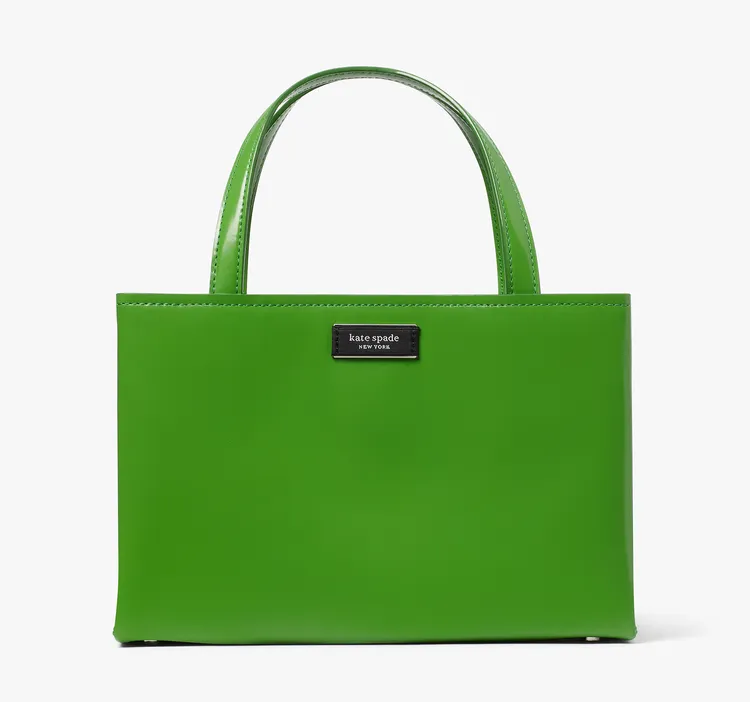 2022年秋季系列新款sam綠色皮革手提包，1萬3700元。品牌提供