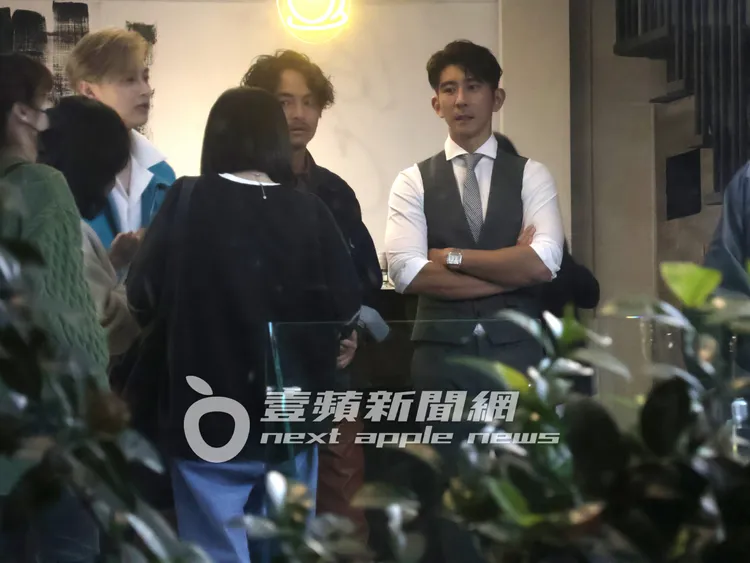 賈靜雯老公修杰楷（右起）、楊銘威及邱勝翊，也準備上工。特勤中心攝