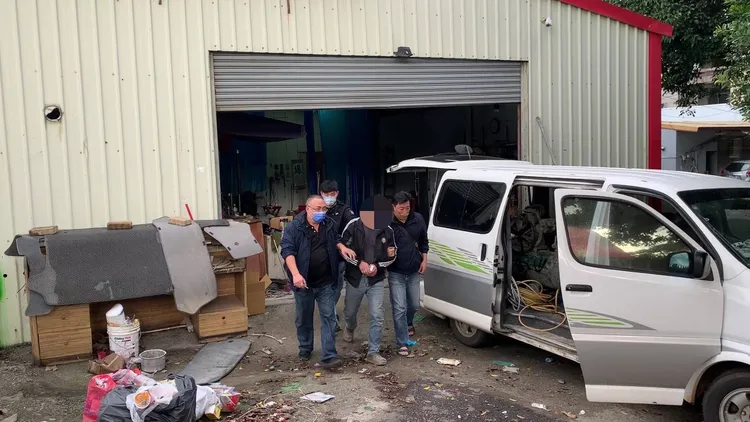 警方訊後將尤男依槍砲罪嫌移送法辦，檢察官訊後向法院聲請羈押獲准，全案擴大偵辦中。