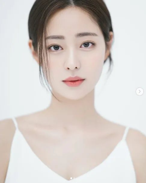 本季顏值爆表，女成員申瑟琪神似韓星朴敏英加郭雪芙綜合體。翻攝自申瑟琪IG