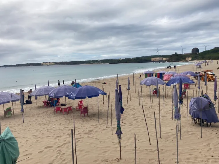 午前的墾丁南灣遊客零星。陳宏銘攝