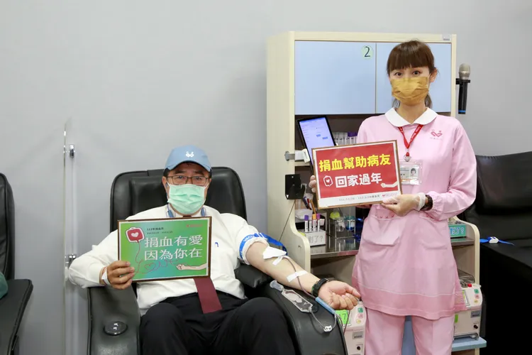 黃偉哲呼籲大家踴躍捐出熱血，解救血庫。市府提供