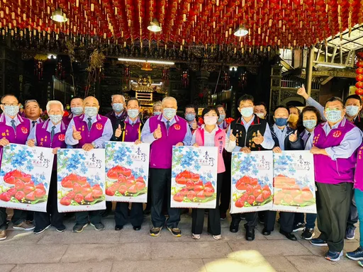 最夯月曆在這裡! 楊瓊瓔送這月曆3秒送1份「他6點就來等」