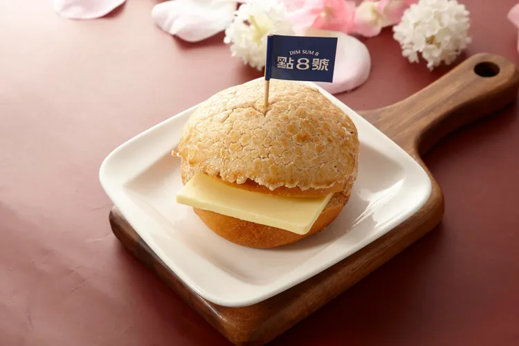 消費不限金額送點8號冰火菠蘿油。業者提供