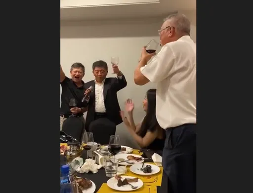 郭台铭首揭采购BNT疫苗内幕 传曾对郭台强与陈时中同场饮酒感到不满