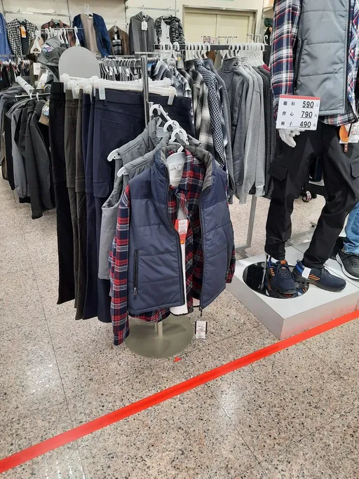 「彷彿看到光頭在插腰」 一張迷因圖讓萬人會心一笑