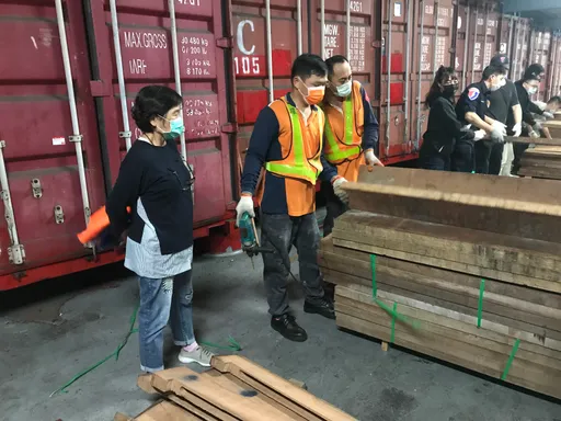 新北女清潔隊長獲環保署肯定　最難忘工作經驗是「找到20億毒品」