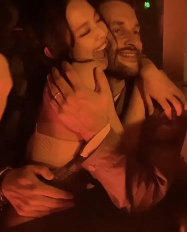 Jennie（左）親吻擁抱的男子是法國設計師Jacquemus。翻攝jennievideos IG