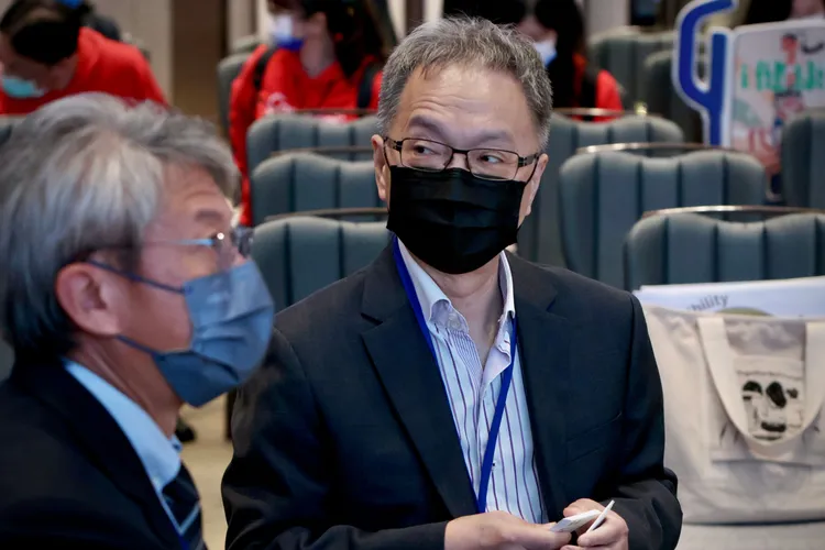 薛瑞元形容郭台銘像「BNT疫苗推銷員」。資料照片。林林攝