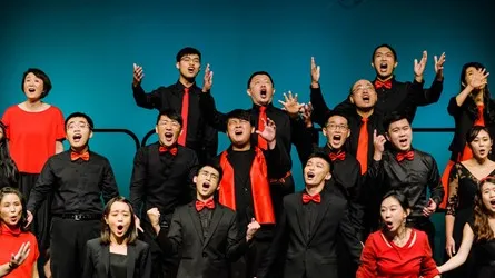 台中捷運在聖誕季節將邀請教會與學校團體到各站快閃報佳音。台中捷運提供