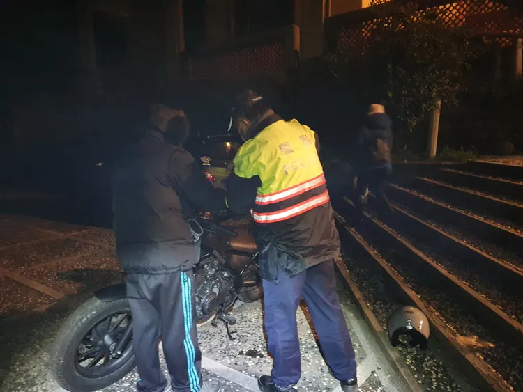 合歡派出所替高山症夫婦解圍。警方提供