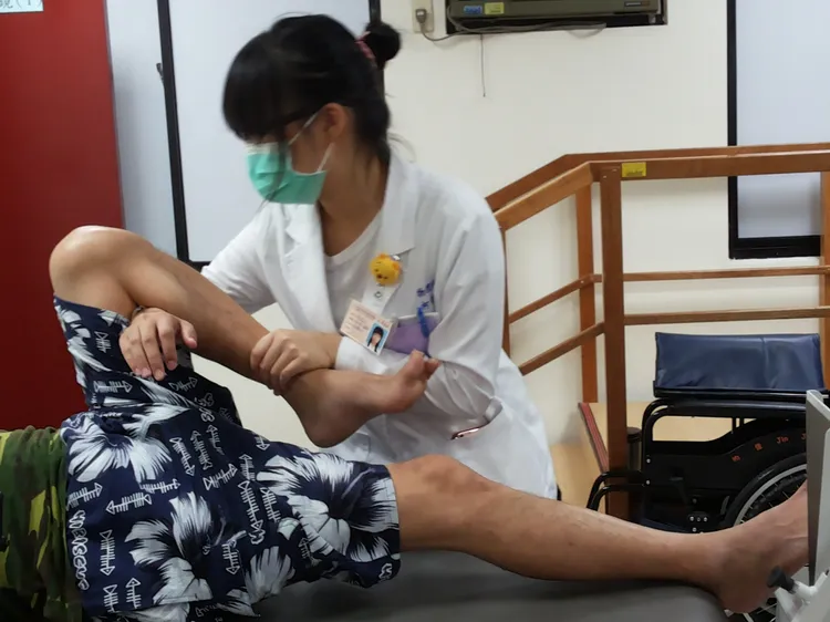 專業復健團隊到府服務。屏基提供