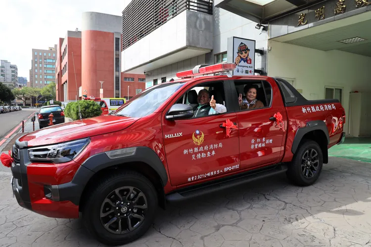 徐紅來仍沒忘記當初心願，今年4月便親自前往新竹縣政府消防局新工分隊，表達想捐車、捐裝備的意願。新竹縣政府提供