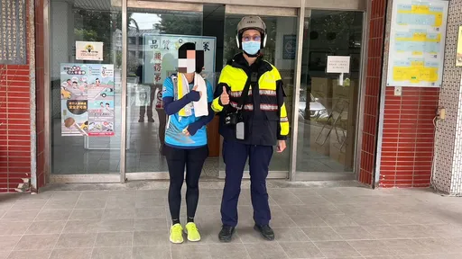 參加馬拉松賽卻將重要的「它」忘車上 警循線追車23公里外找回