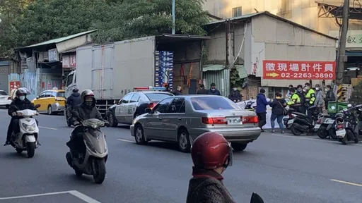 悚！大貨車臨停卸貨　女騎士撞擊升降尾門斷頸慘死