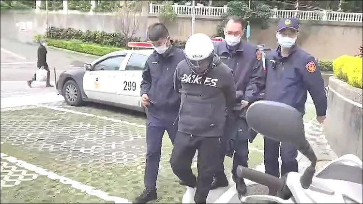 警方將林男依強盜、槍砲、殺人未遂等罪嫌移送新北地檢署偵辦。警方提供