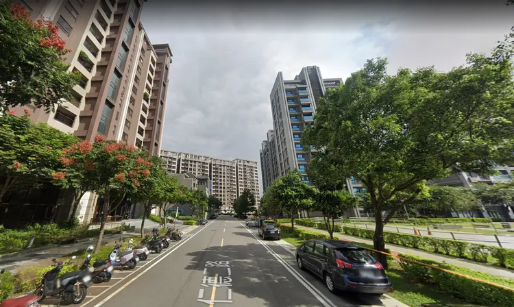 八德擴大重劃區靠近捷運G01、G02中間的仁德公園生活圈，總價千萬元左右就能入手大樓2房，而且屋齡新穎。翻攝Google map