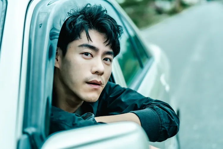 李程彬的台客警察「小劉」吸引不少女粉，但他受不了「小劉」不洗澡。Netflix提供