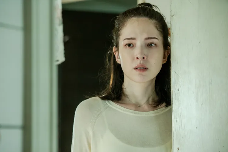 許瑋甯劇中角色壓抑痛苦，直到殺青後李程彬才和她變熟。Netflix提供