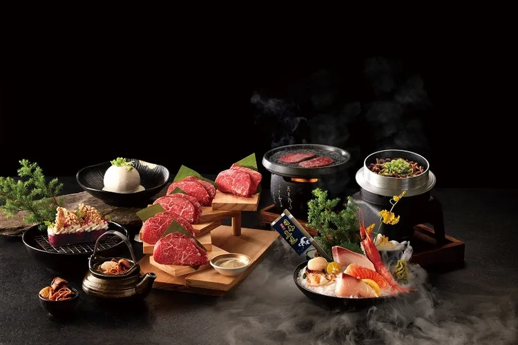 全台藝奇同步推出冬季限定新菜「寒鰤魚刺身盛宴」、「塩烤日本寒鰤下巴」兩吃，以及「紅鰷石斑姬松茸佐自製醬」。業者提供