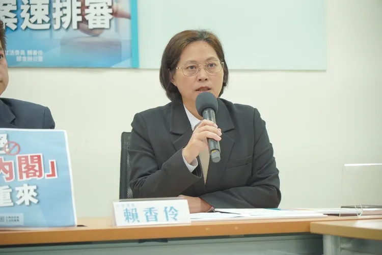 賴香伶認為對於不看下一代的內閣團隊，最好的對待，就是請他們下台離開。民眾黨提供