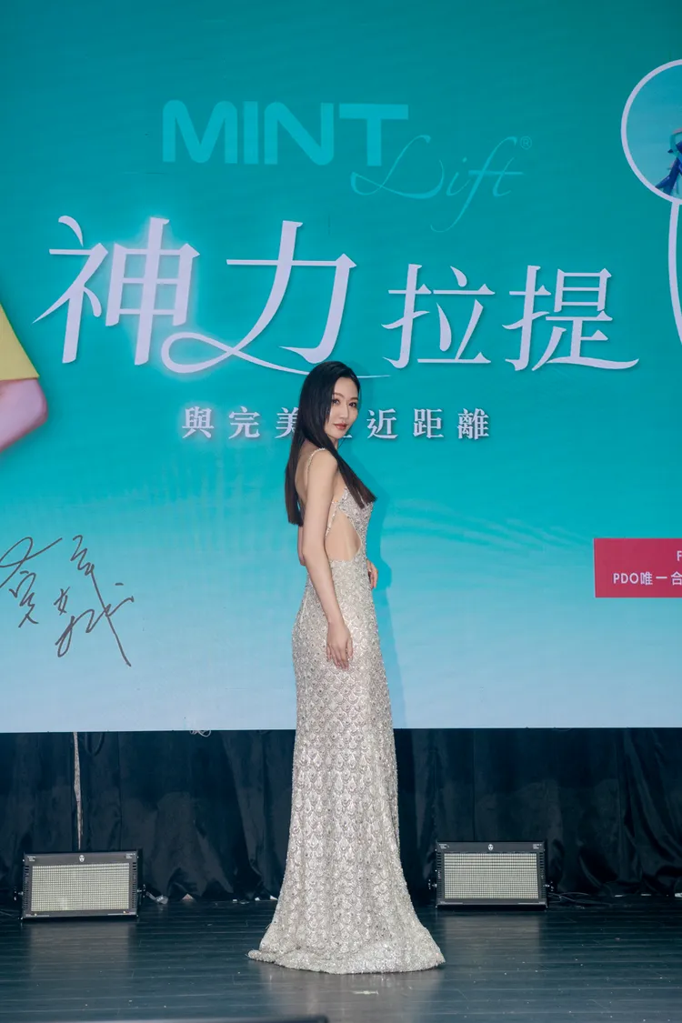 曾莞婷大秀好身材。「MINT LIFT神力拉提」提供