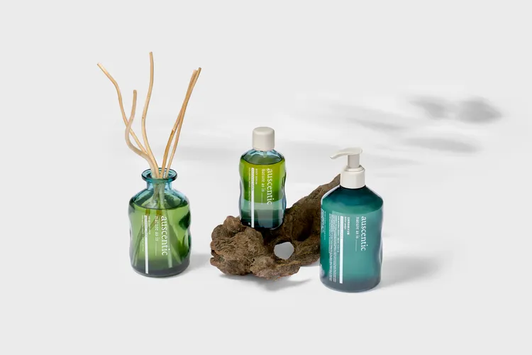 auscentic擴香（左起）200ml／1980至2280元、護膚蜜100ml／1280元、沐浴蜜350ml／780元。品牌提供