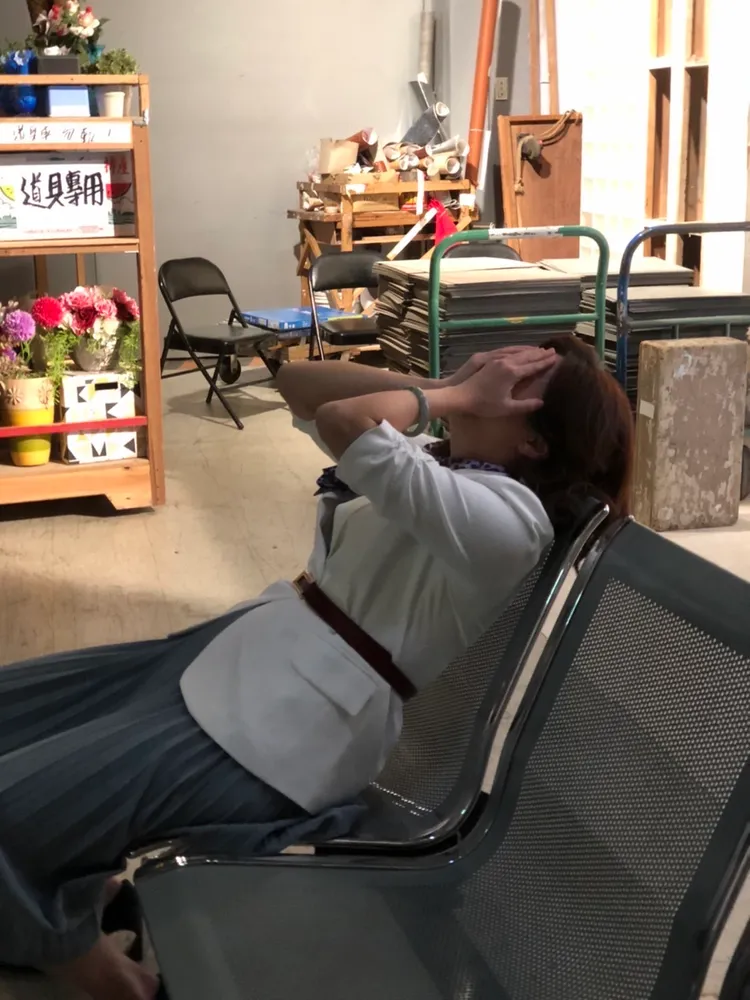 廖家儀拍攝結束後，獨自坐在攝影棚哭完才離開。民視提供