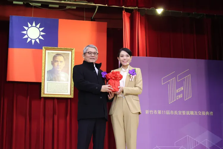 今天交接儀式由內政部代理部長花敬群見證交接。黃羿馨攝
