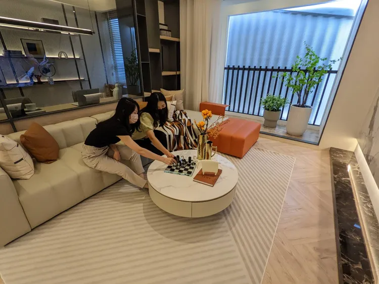 專家建議，不動產買賣建立在相對安全的交易機制之下，不建議透過不合法的「取巧方式」完成，避免日後糾紛。王鈞生攝