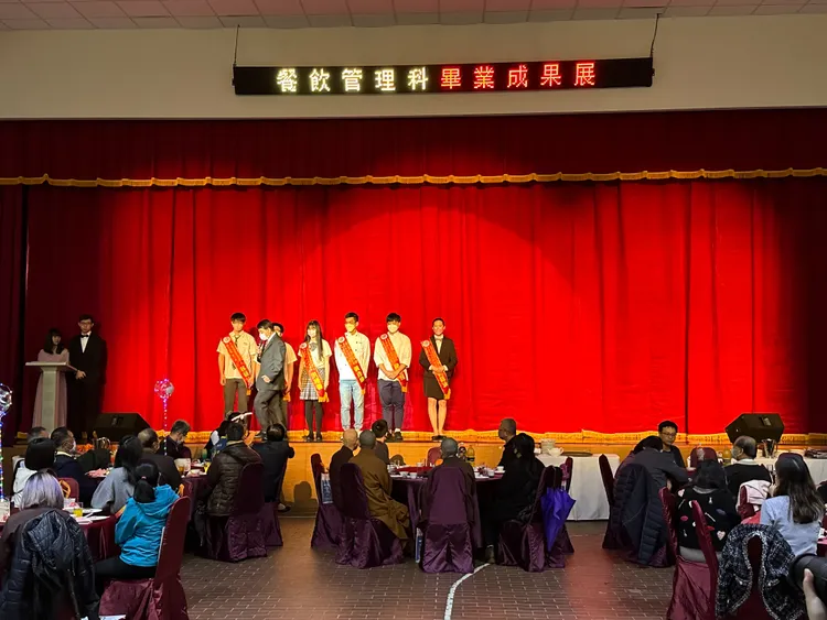 學生在畢業展中榮獲殊榮。學校提供