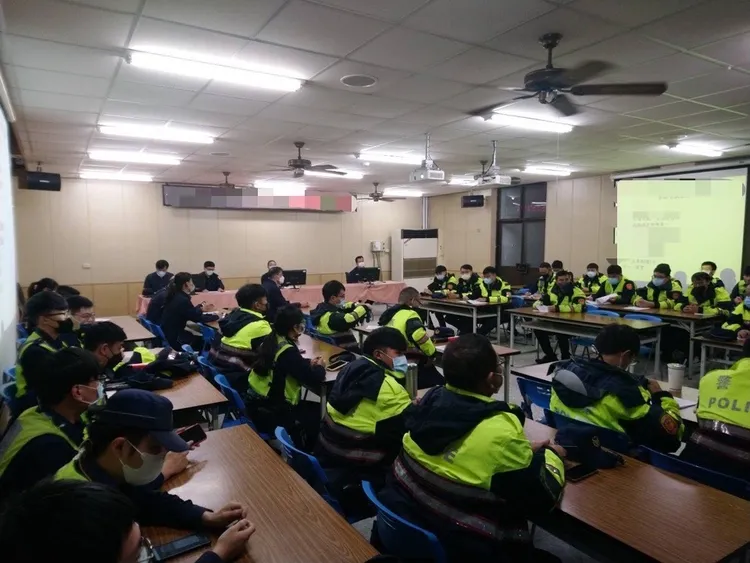 警方擴檢勤教。花蓮縣警局提供