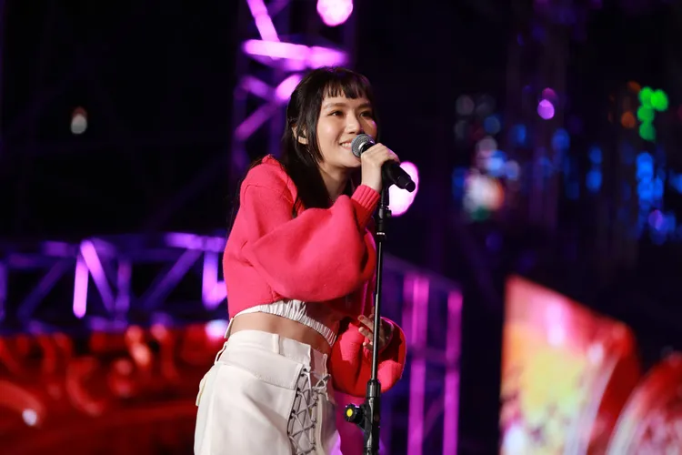 文慧如熱情演唱。民視提供