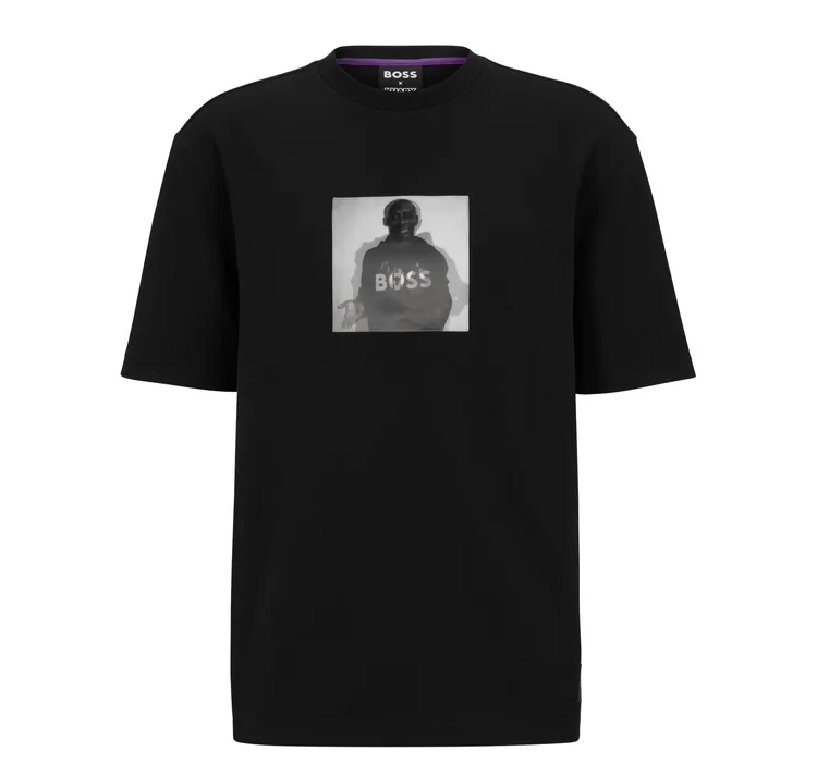 BOSS x Khaby聯名系列3D照片T恤，5300元。品牌提供